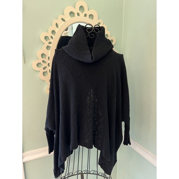 Free People Small FP Beach Boho Black Sweater Cowl Neck Light Poncho Shawl Wrap - Picture 7 of 8